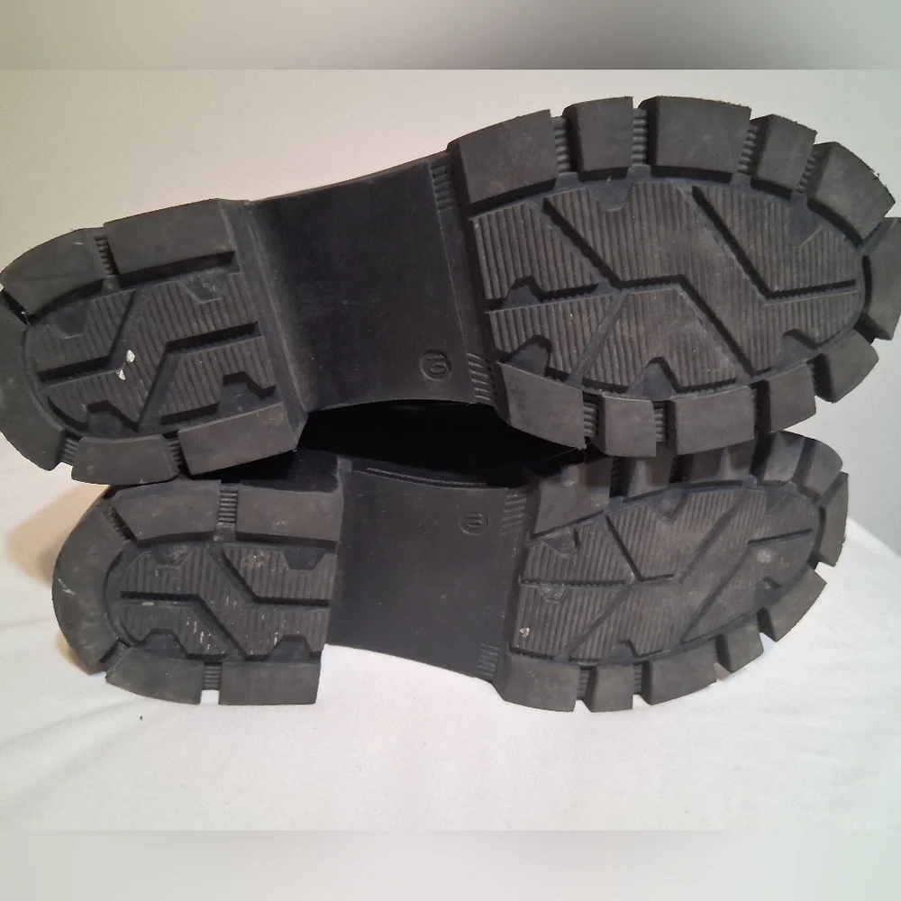 Black Chunky Platform Chain Loafers – Women’s Size 10 TINSTREE Grunge Y2k Trendy
